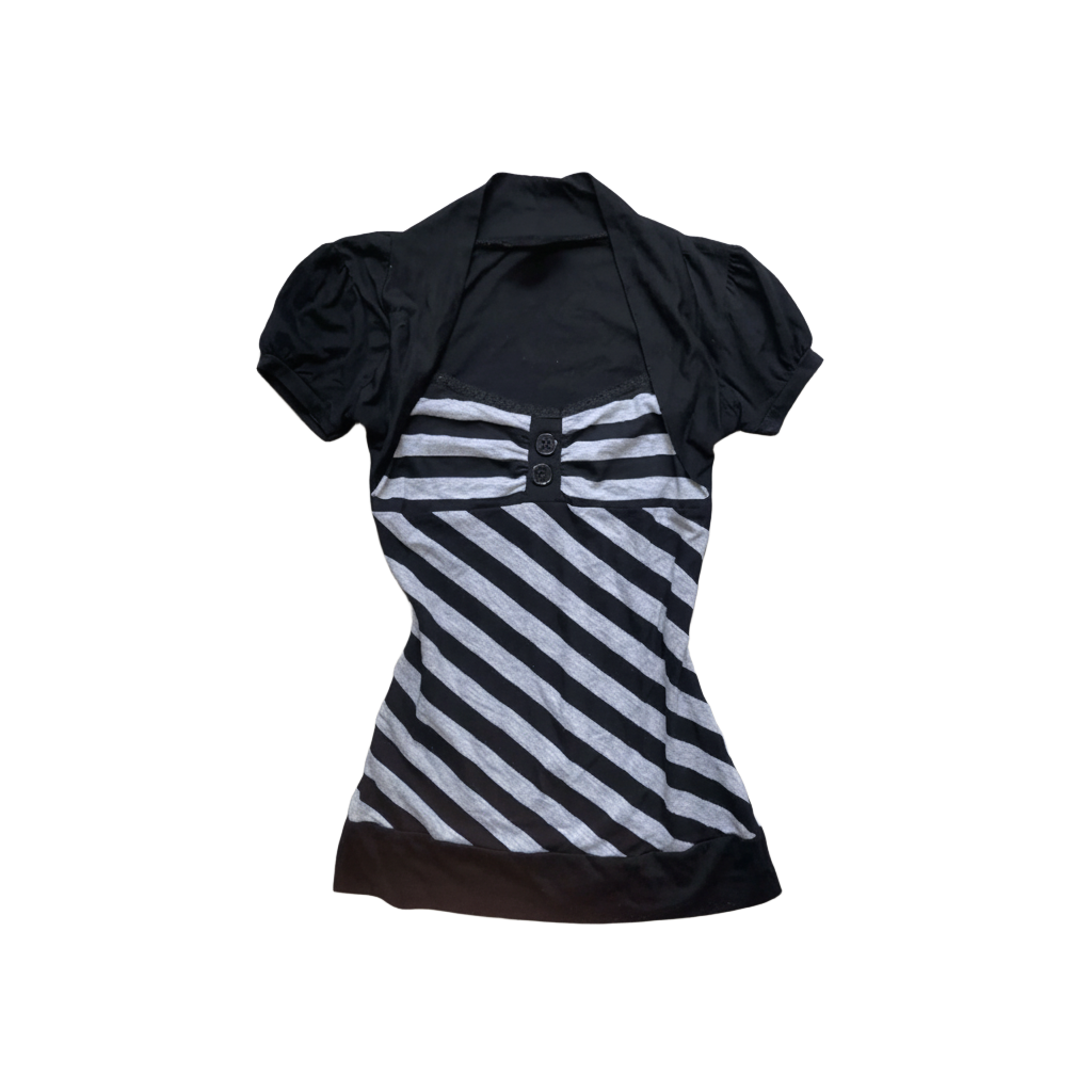 2-in-1 Layered Top Vintage 2000s Elevate your style with our Top Vintage 2000s: a chic 2-in-1 Layered Top featuring a Black Bolero and Striped Vest. Perfect for any occasion!