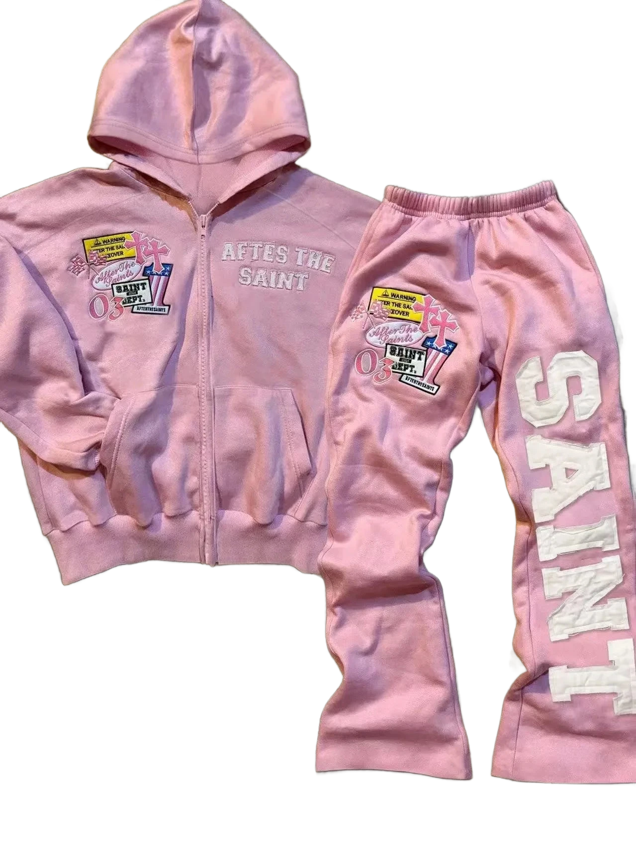 Set streetwear pants and hoodie